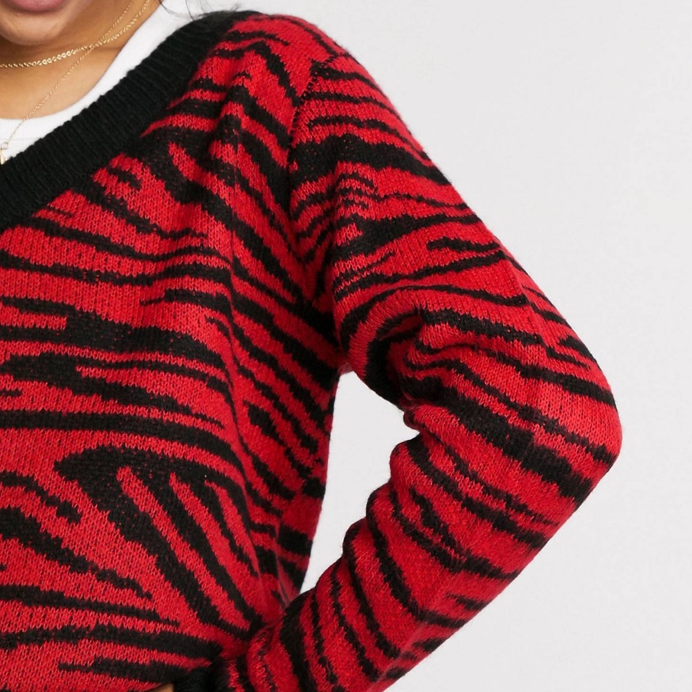 Red Zebra sweater - Picture 3 of 3